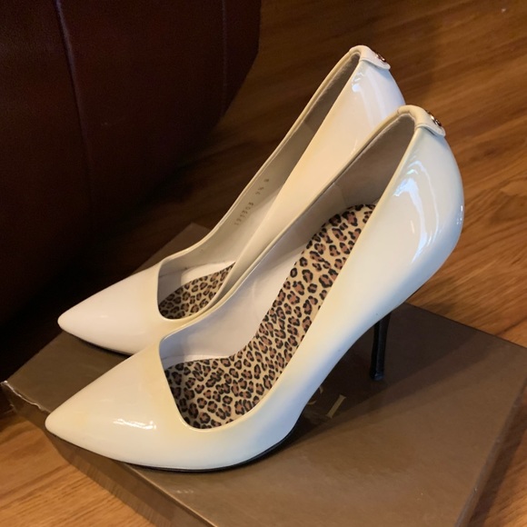 gucci white pumps